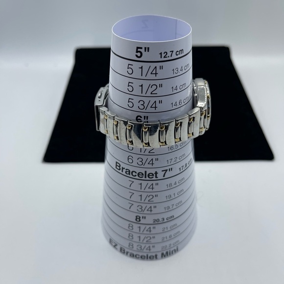 Guess Water Resistant Unisex Watch Gold Silver Tone - Picture 5 of 5